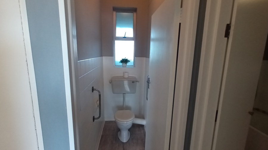To Let 2 Bedroom Property for Rent in St Georges Park Eastern Cape
